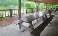 Youngwol River and Stars Pension Hotel di Yeongwol