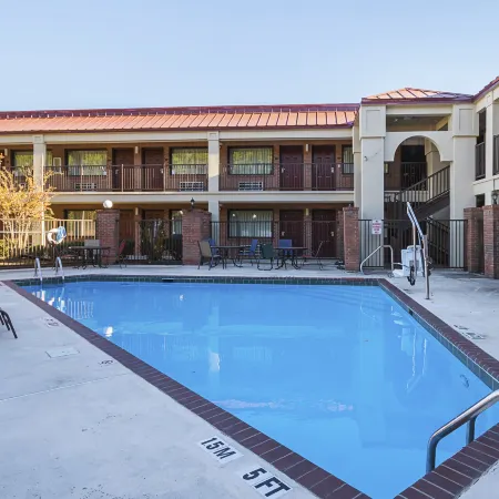 Red Roof Inn & Suites Scottsboro