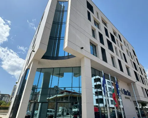Blue Star Luxury Hotel Hotel in zona Zoo di Sofia