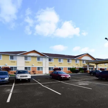Quality Inn & Suites Springfield Southwest Near I-72