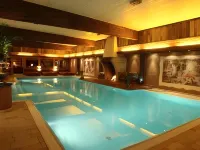 Wellnesshotel Seeschlößchen - Privat- Spa & Naturresort - Pools