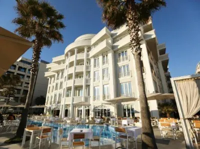 Hotel Palace Hotel berhampiran Palasa Beach