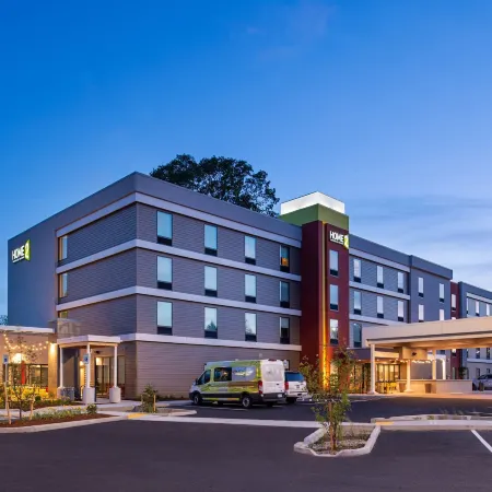 Home2 Suites by Hilton Portland Airport or