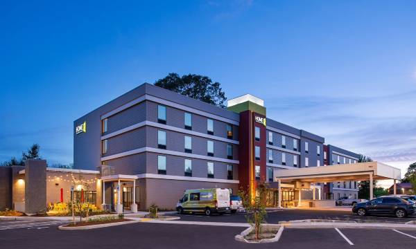 Home2 Suites by Hilton Portland Airport or