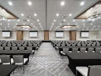 Hilton College Station Hotels near Bonfire Memorial