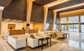 3. Grand Lu..
