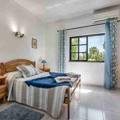 Villa V3 with Private Pool and Air Conditioning and Free Wifi Internet Rooms