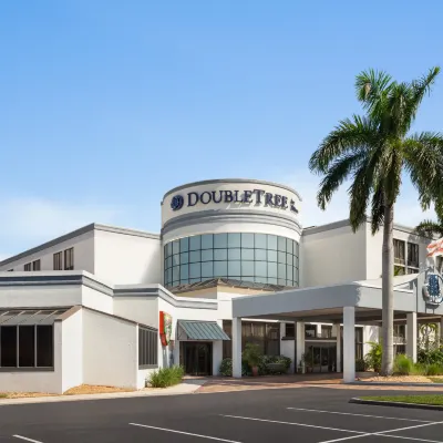 Doubletree by Hilton Fort Myers at Bell Tower Shops Hotels near Lakes Regional Park