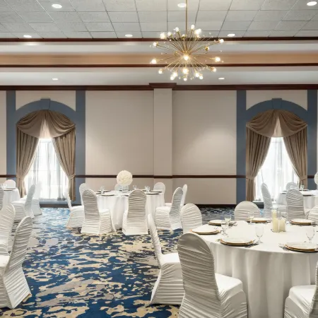Embassy Suites by Hilton Cleveland Rockside