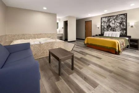 Super 8 by Wyndham Burnham/Lewistown Отели в г. Juniata County