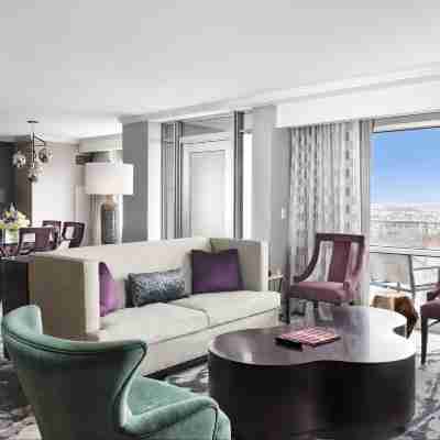 Hilton Baltimore Inner Harbor Rooms