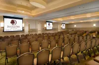 DoubleTree by Hilton Dulles Airport - Sterling Hotels in Loudoun County