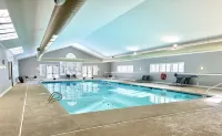Brand New Listing! Amazing 4 Bedroom Townhome with your own private Hot Tub!!!