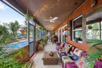 Private Oasis with Heated Pool, Pet Friendly