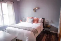 Port Clinton Lake House! 10 minute walk to Jet Express and town center