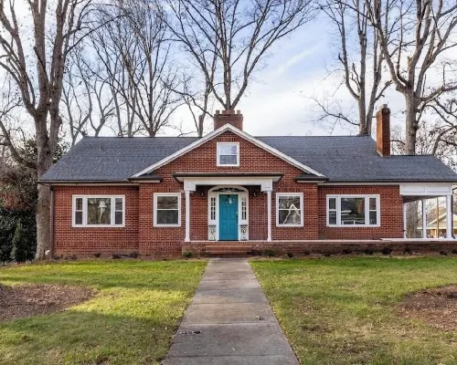Charming Retro & Stylishly Updated Mid-Century Apartment Retreat Near Downtown Hotels in Stanly County