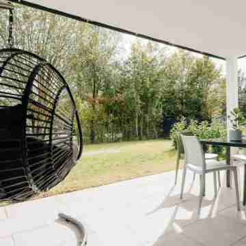 LaMiaCasa Family-Business-Airport-Fair-Uni-Base Hotel Exterior