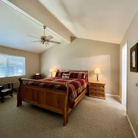 Cozy Townhome on Plumas Pines
