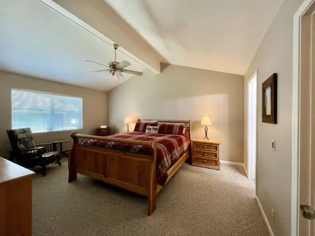 Cozy Townhome on Plumas Pines