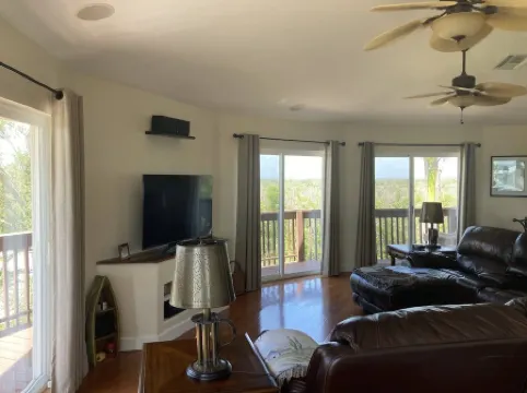 Well Equipped Pet/Smoke Free Family Home - bring your boat!