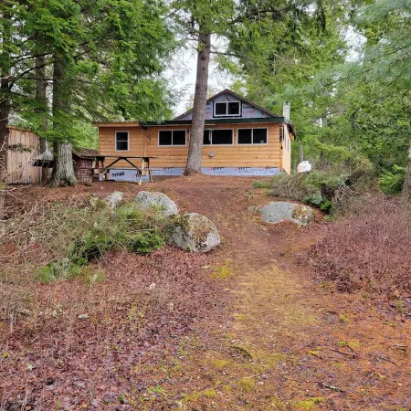 Waterfront "Rivah Lodge",Ultimate "OFF GRID" ExperienceNice Drive to Acadia