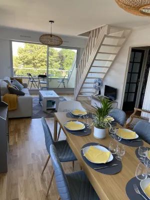 Bright hypercentre duplex Hotels in 