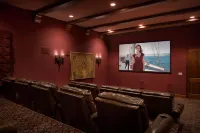 Luxury Napa Valley Estate Surrounded by Vineyards