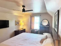 Spacious Home n Garden Hotels near Blessed Francis Xavier Seelos Parish