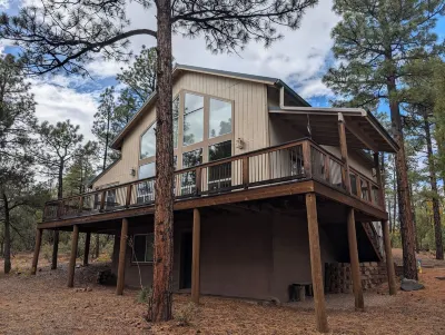 HIDDEN SPACIOUS 4-bdr RETREAT FOR FAMILIES AND FRIENDS!