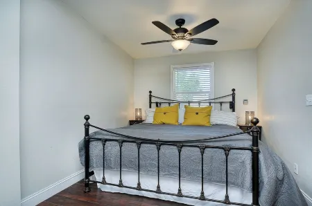 River R&R Historic mountain views. Ski Monarch 25 miles. Blocks from downtown.