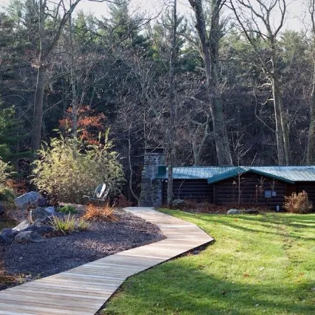 The Lehigh Cabin - Riverfront Escape- 1 mile private river