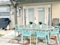 10 minute WALK to the BEACH - Renovated!