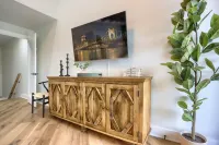NFL Draft + VIP Fan Basecamp + Close to Acrisure + Hot Tub + Firepit + Views