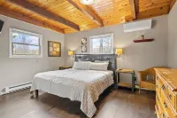 Chalet in Shanty Creek Resort - Skiing, Boating, Lakes, Golf, Hiking, Trails