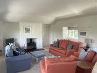 Pretty Converted Stable Block. Village Centre, close to Lost Gardens of Heligan