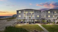 BEACHFRONT!!! Recently Updated 2 Bedroom 2 Bath  Condo - 2-Star
