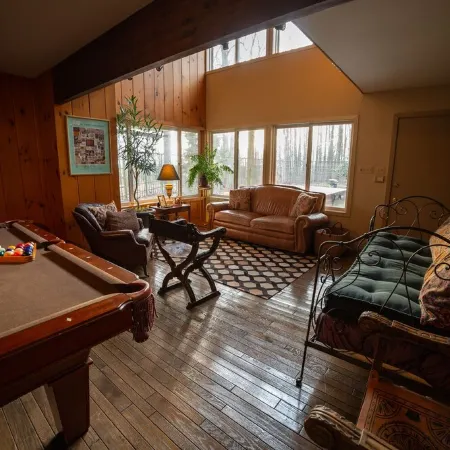 Mountain House - A private rustic oasis with goats!