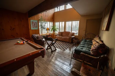 Mountain House -  A private rustic oasis with goats!