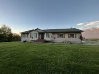 Heise Hot Springs Gathering Place sleeps 30+ w/Hot tub - Wifi