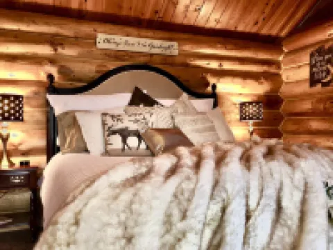 Romantic LOG CABIN on Stilly River w/ Hot tub! Setup for 2 people only