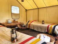Mountain Man Wall Tent campsite 5 Caribou Trail Wagon Camp 리버사이드 공원 주변 호텔