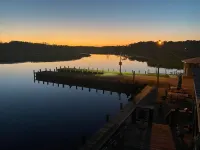 Cabin on Sioux Bayou - Right on the water! - Wifi