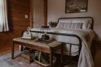 The Cabin At Hurdle Mills - Hot Tub & Fire Pit