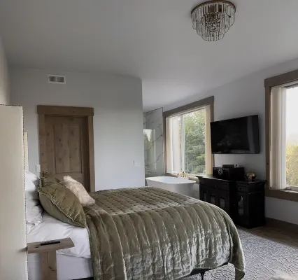 Luxury Cabin! Hot Tub with Amazing views of the valley, river and Mt. Stuart. - Feriehus
