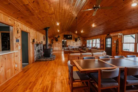 Your own private lake with lodge! Sleeps 24 people. Lots of parking.