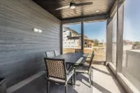 Modern Home on Lake Albert with Hot Tub Hotels in Hamlin County