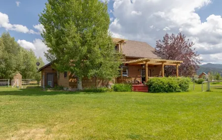 Teton Cabin Retreat - Downtown Victor