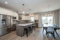 Built in 2021- close to UIHC and Shopping