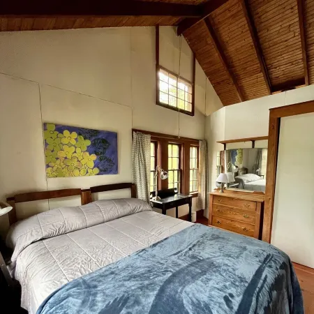 Cottage on Beautiful Long Pond  with Fantastic Sandy Lakefront Beach