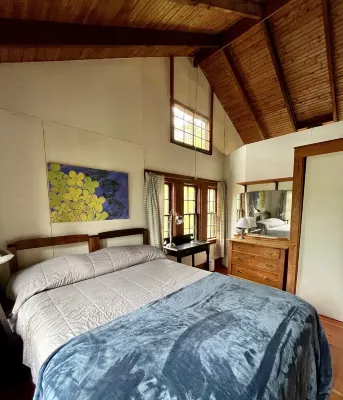 Cottage on Beautiful Long Pond  with Fantastic Sandy Lakefront Beach